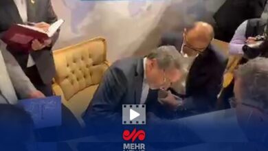 ازدحام زیاد مخاطبین نمایشگاه کتاب از جشن امضای کتاب وزیر خارجه ازدحام زیاد مخاطبین نمایشگاه کتاب از جشن امضای کتاب وزیر خارجه