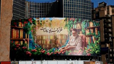 دیوارنگاره میدان ولیعصر (عج) برای رحلت بنیانگذار جمهوری اسلامی جدید شد دیوارنگاره میدان ولیعصر (عج) برای رحلت بنیانگذار جمهوری اسلامی جدید شد